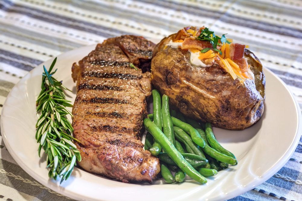 Pegasus Landing of Overland Park | Steak dinner