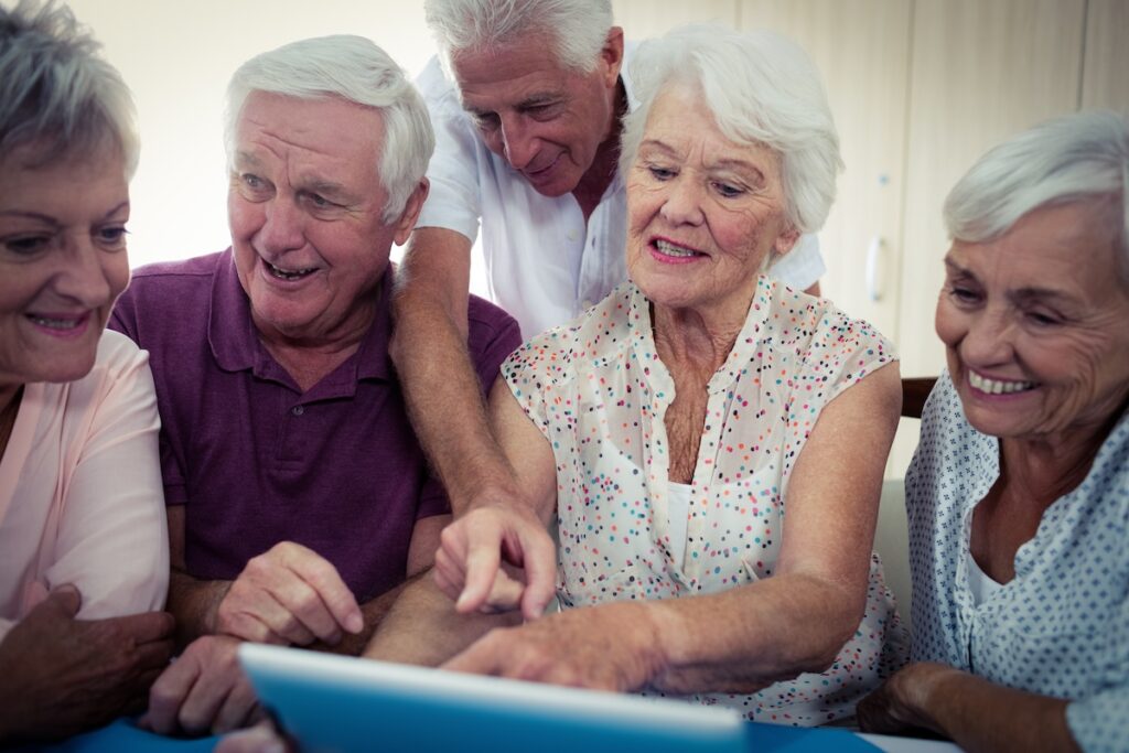 Ridgeland Place | Seniors using a computer