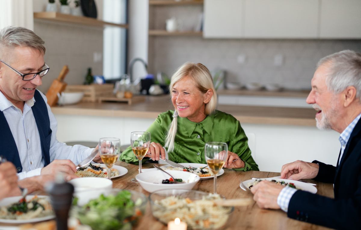 Pegasus Senior Living | Group of seniors having a meal together