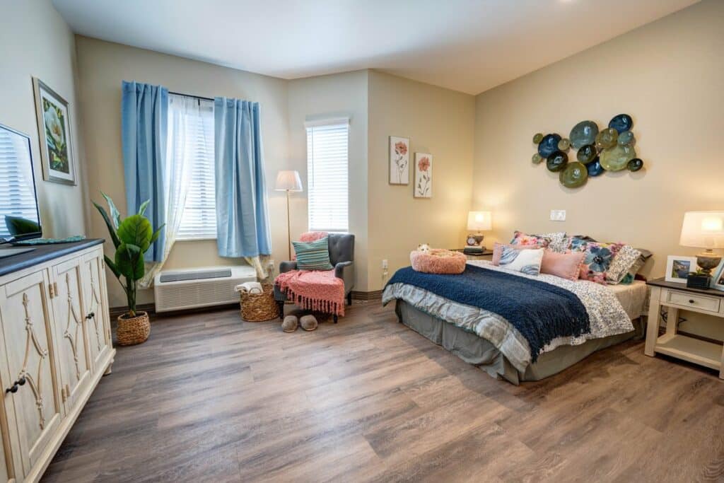 Whispering Winds of Apple Valley | Apartment bedroom